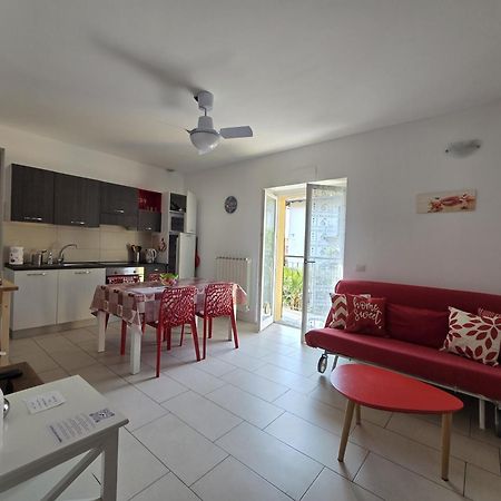 Red Apartment - Residenza Silvana Verbania Zewnętrze zdjęcie