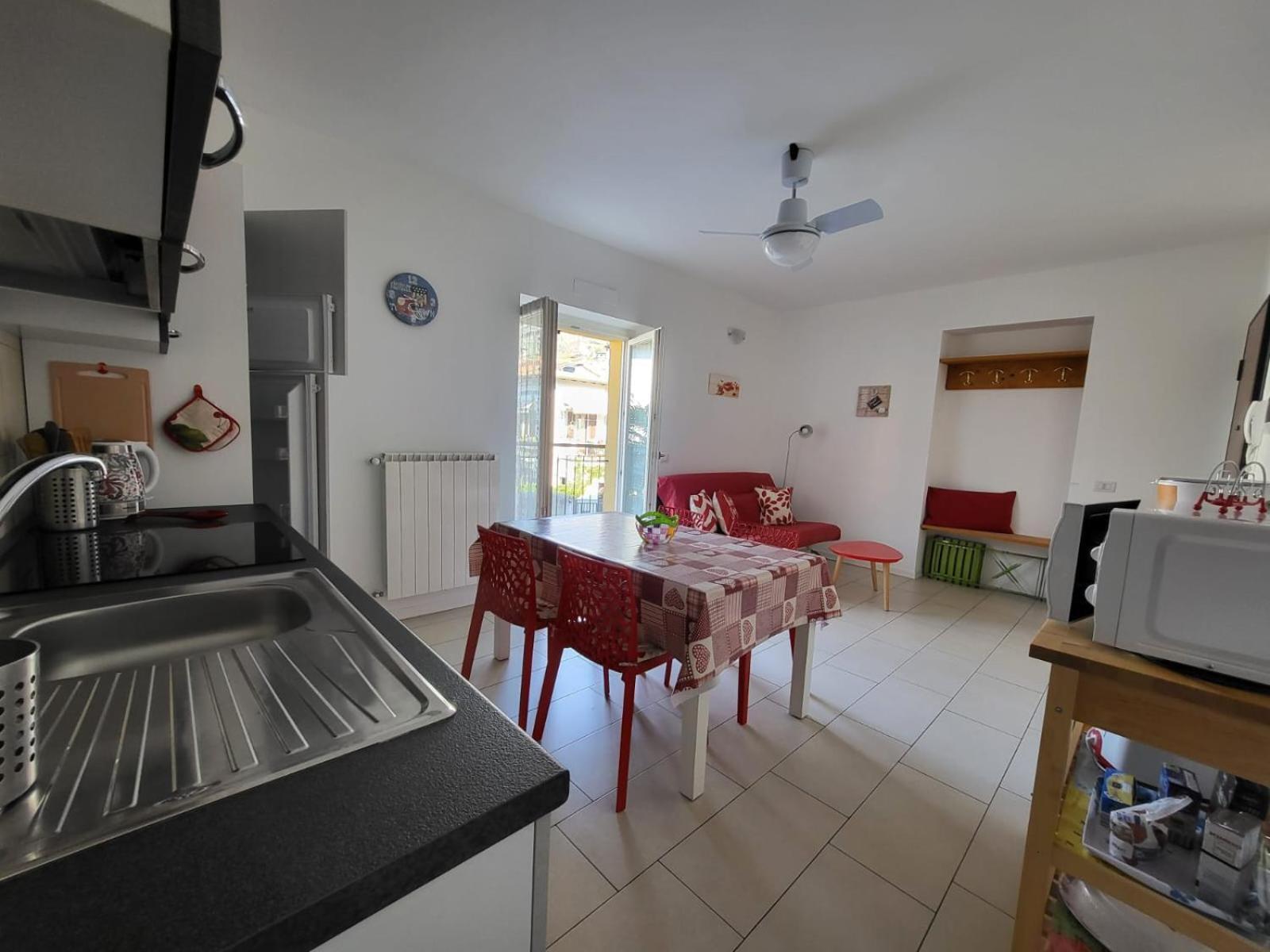 Red Apartment - Residenza Silvana Verbania Zewnętrze zdjęcie