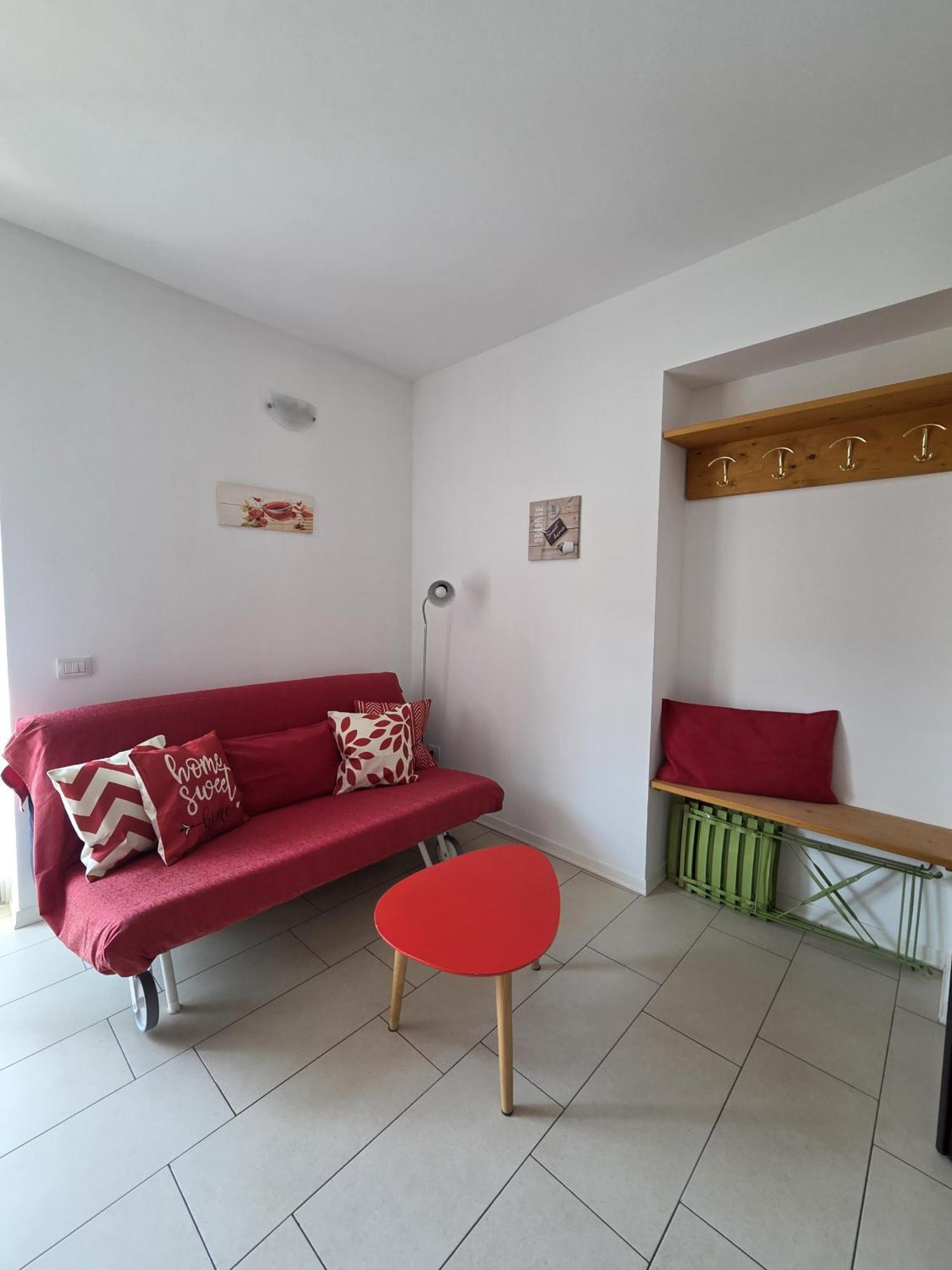 Red Apartment - Residenza Silvana Verbania Zewnętrze zdjęcie