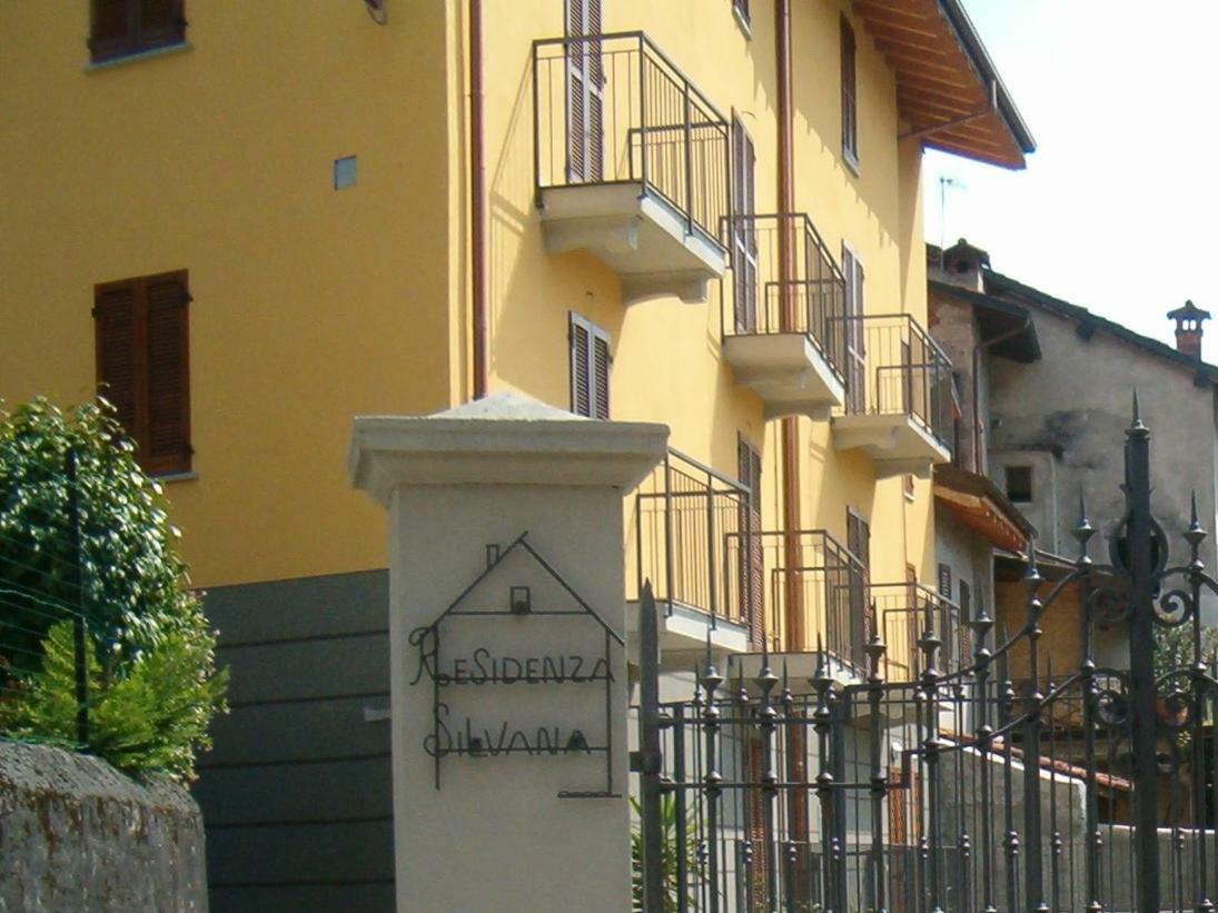 Red Apartment - Residenza Silvana Verbania Zewnętrze zdjęcie