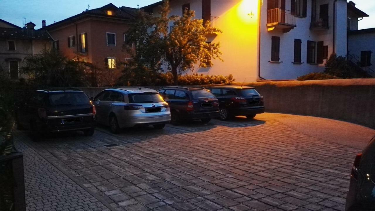 Red Apartment - Residenza Silvana Verbania Zewnętrze zdjęcie